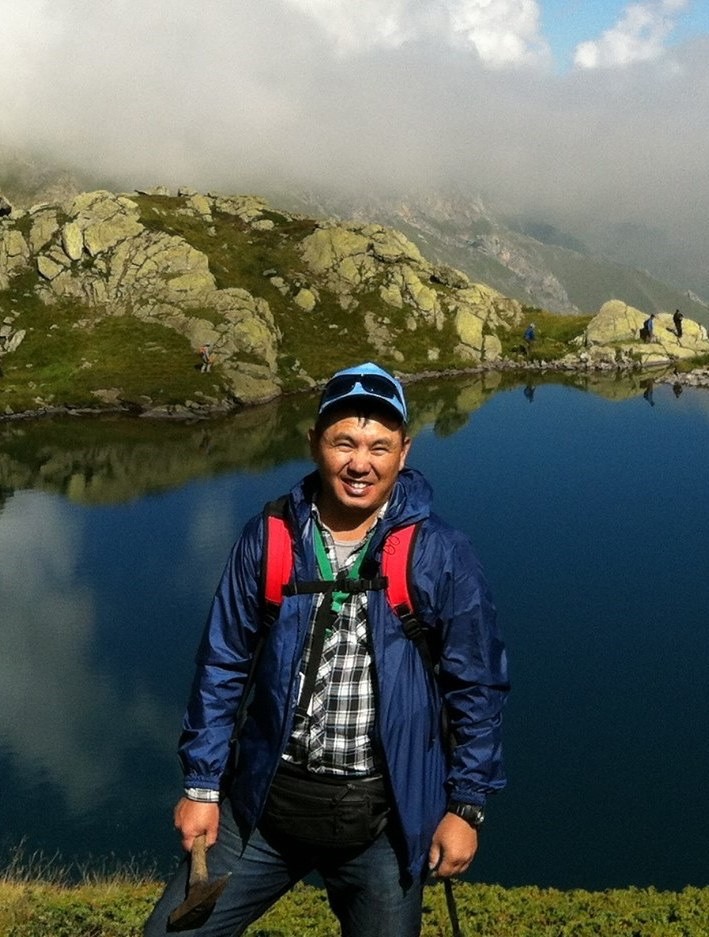 乐动网页版登录入口创新论坛第一千八百三十八讲：Tectonic evolution of the high-and ultrahigh-pressure (HP-UHP) metamorphic complexes, Kyrgyz Tianshan Mts.