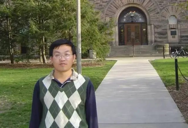 乐动网页版登录入口创新论坛第一千六百八十一讲：Problems and results on determinants involving Legendre symbols