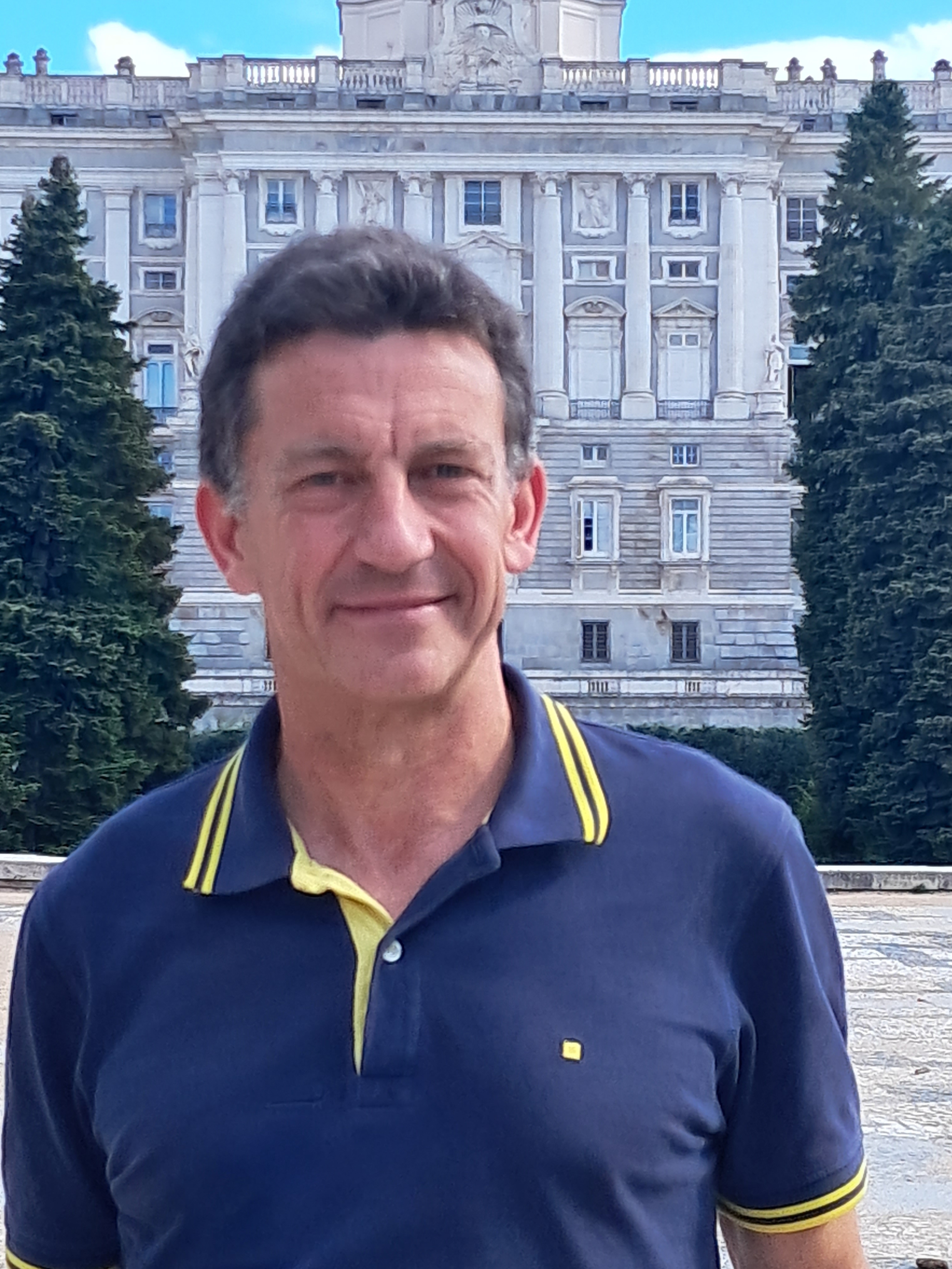  乐动网页版登录入口创新论坛第一千九百六十六讲：The saddle-point property for a reaction-diffusion equation governed by a  Heaviside-type function